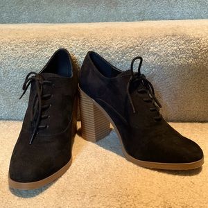 LIKE NEW Black suede with block heels from Forever 21. Size 7.